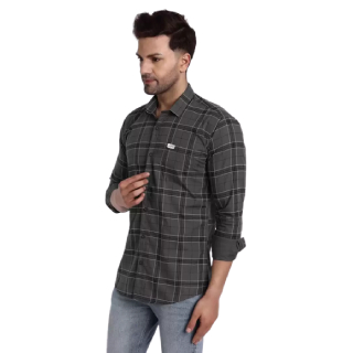 Buy Upto 69% Off On Men Slim Fit Checkered Spread Collar Casual Shirt