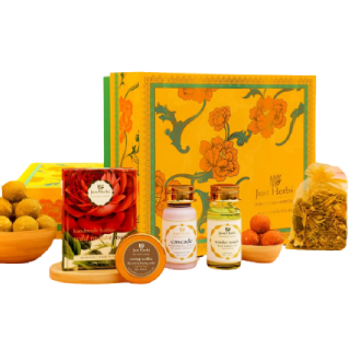 Get a complimentary Just Herbs Festive Gift Set on a purchase of Rs.2495/- or above