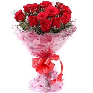 Flat Rs.800 Off on Floralbay Red Roses Bouquet at Amazon