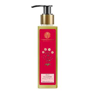 Forest Essentials Hair Cleanser Shampoo at Rs 1575 
