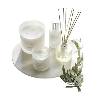 Buy Marks & Spencer White Blush Scented Candle at Rs 1234 (After Coupon Rs 265)