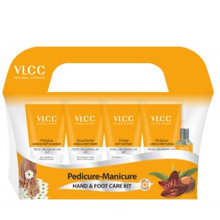 Pack of 2 VLCC Manicure Pedicure Kit at Rs.365 (Use Code GLOW30 + 5% Pre Payment + Rs.300 GP Cashback)